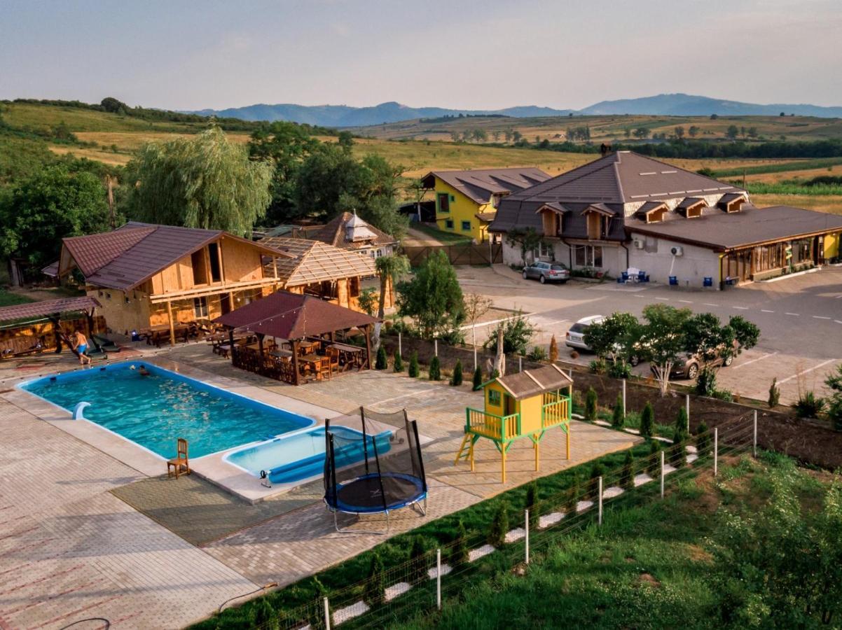 Complex Stefanesti Hotel Bozovici Екстериор снимка